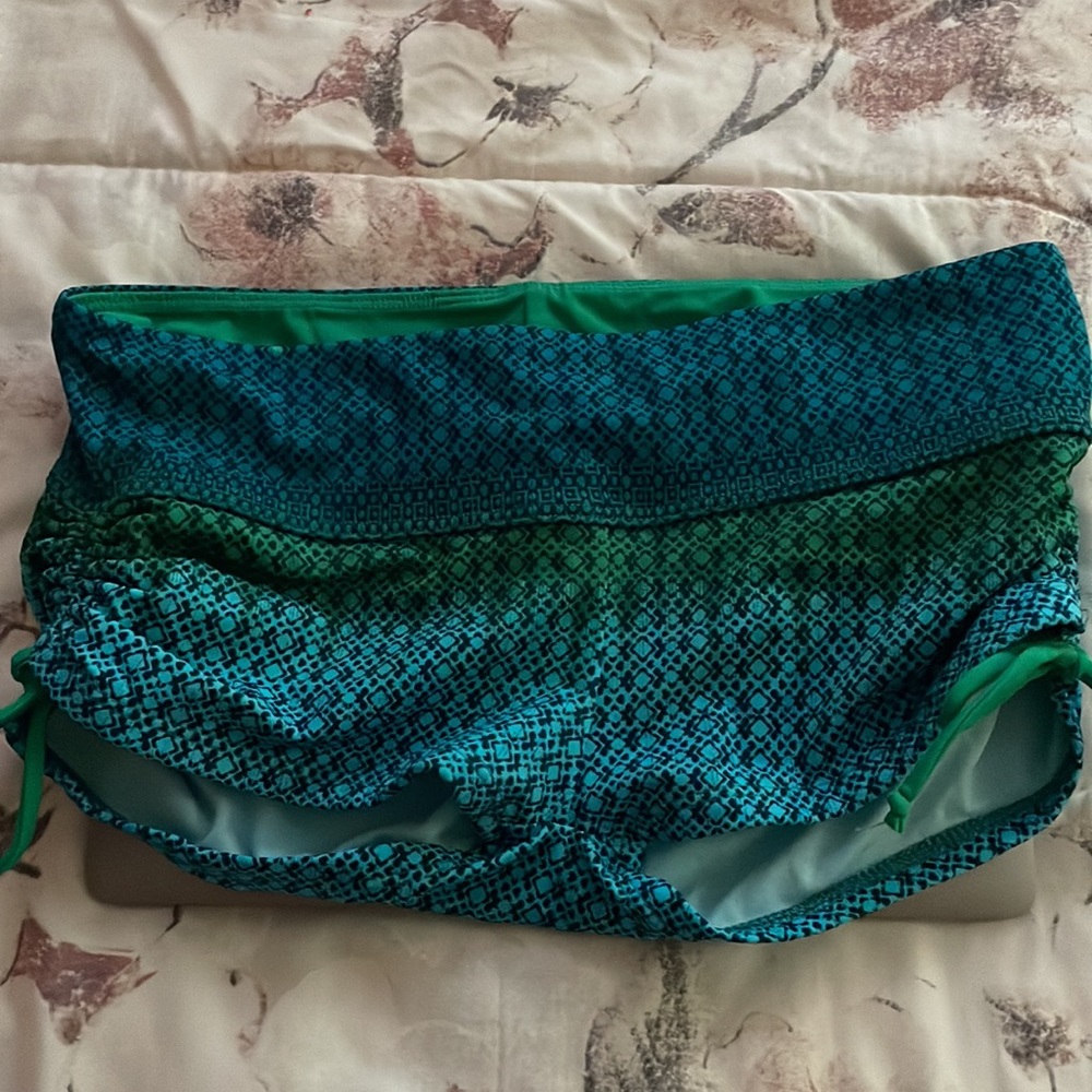 Athleta Swim shorts size small Like✨ NEW ✨